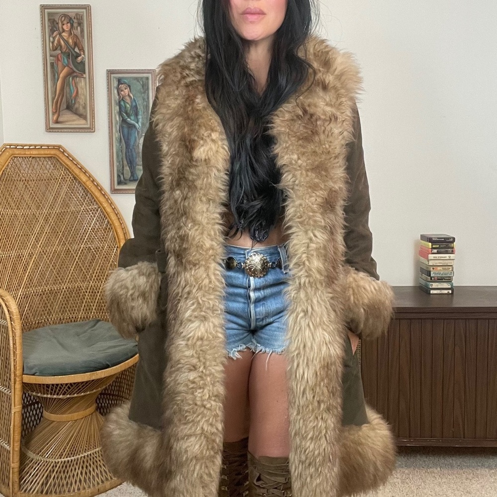 🎸 PENNY LANE AFGHAN COAT | CIRCA 1970’s IN AMAZING CONDITION RARE💎 - Picture 7 of 17